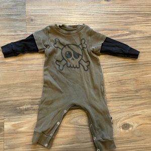 Nununu long sleeve skull romper onesie 0-6 Month